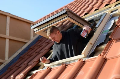 Pose de fenêtres de toit Velux au Pin-Murelet